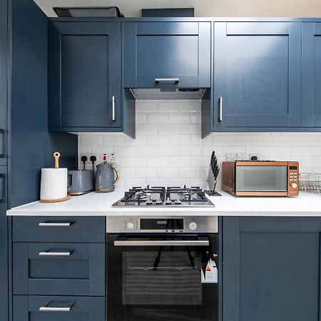 Cosy 1 Bed Apartment With Free Parking Close To Underground Station Zone 2 For Quick Access To Central London Up To 5 Guests Exterior photo
