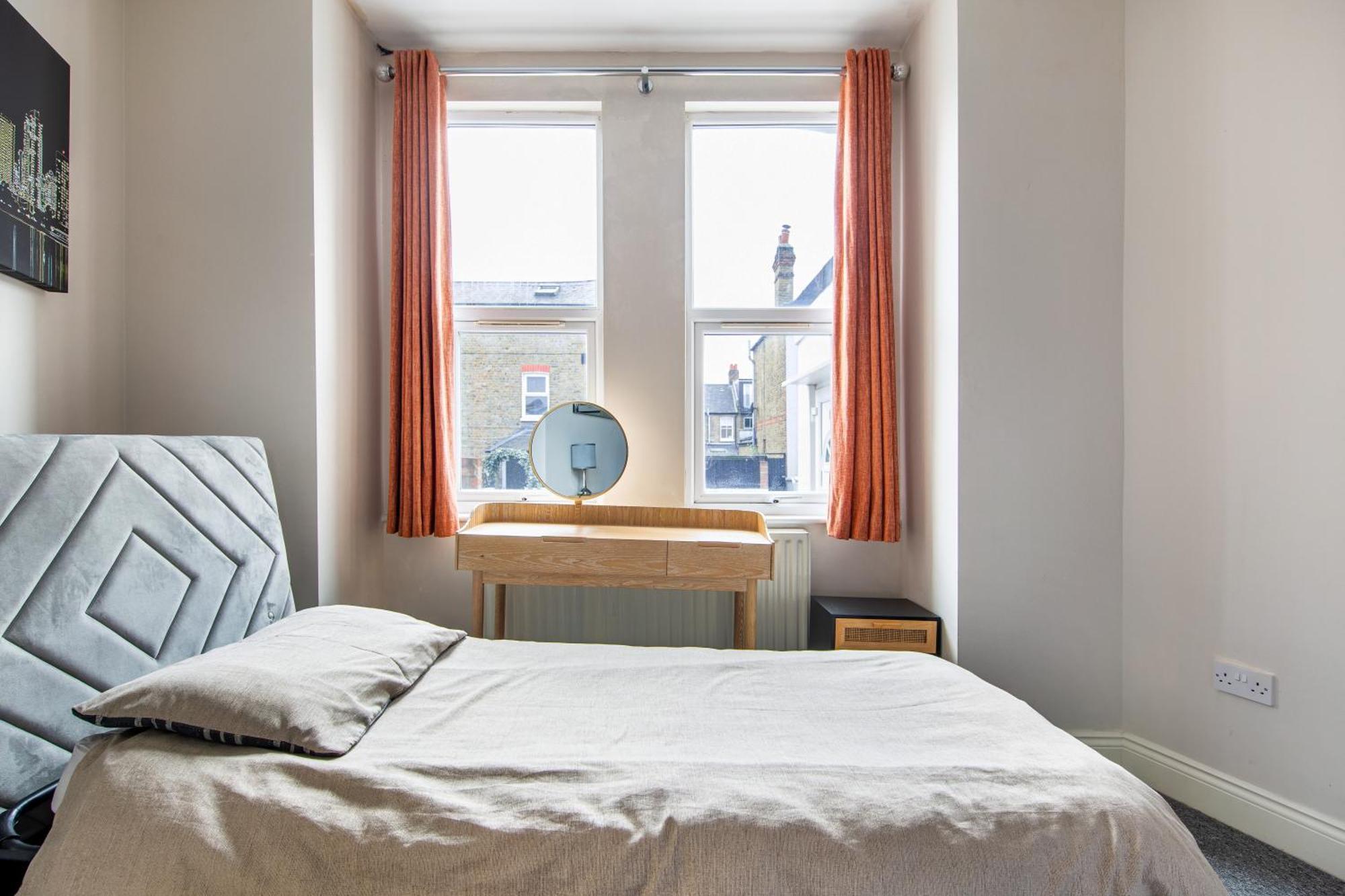 Cosy 1 Bed Apartment With Free Parking Close To Underground Station Zone 2 For Quick Access To Central London Up To 5 Guests Exterior photo